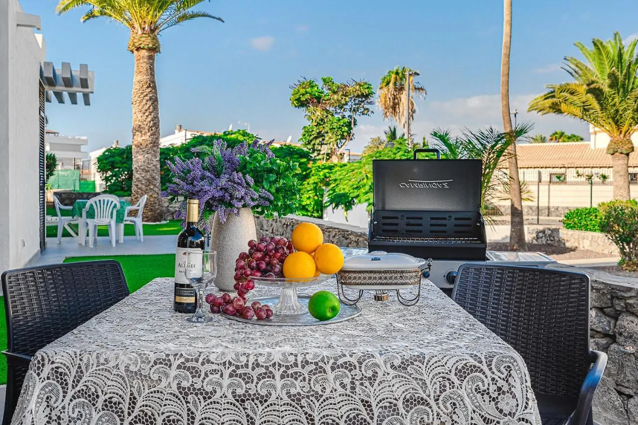 Bungalow -2 Minute From The Beach. Playa de las Américas Spanien