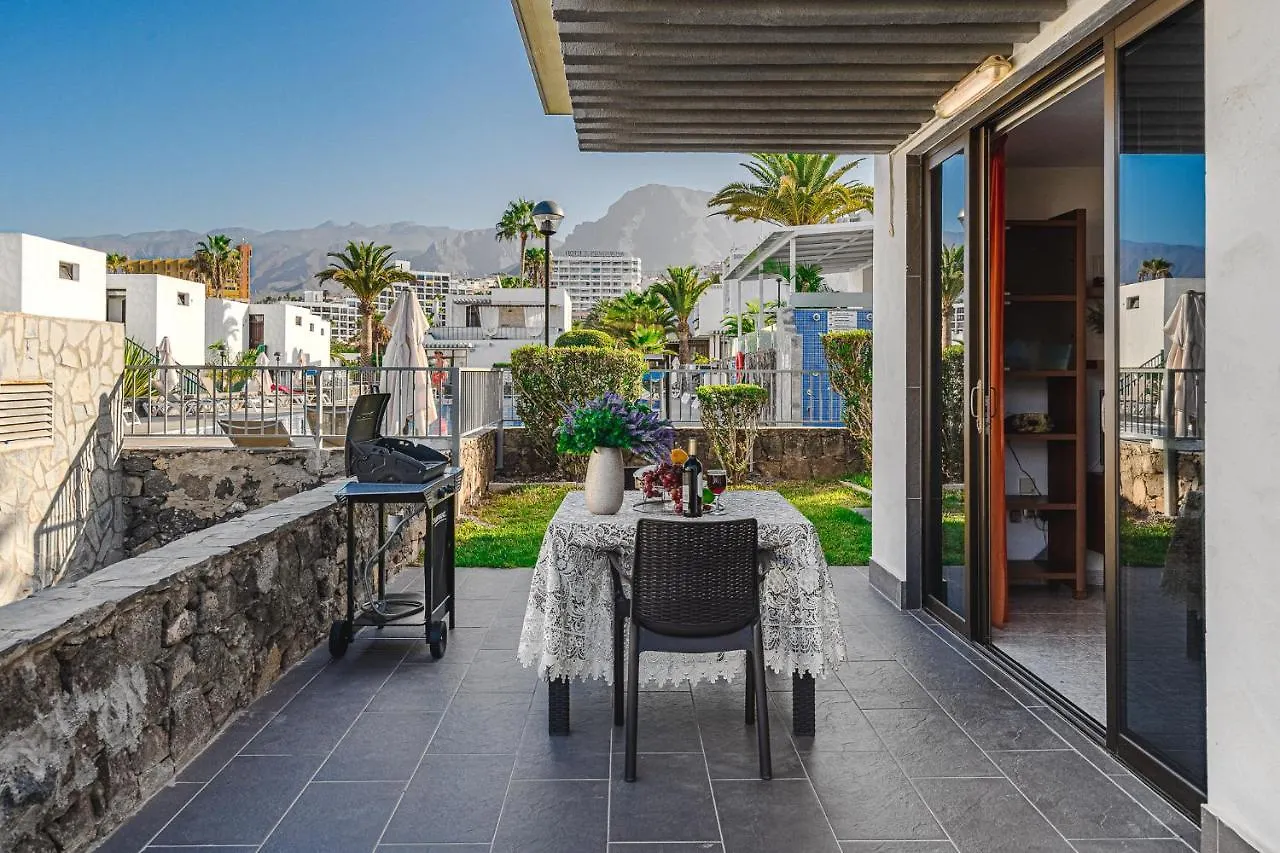 Bungalow -2 Minute From The Beach. Playa de las Américas Apartment