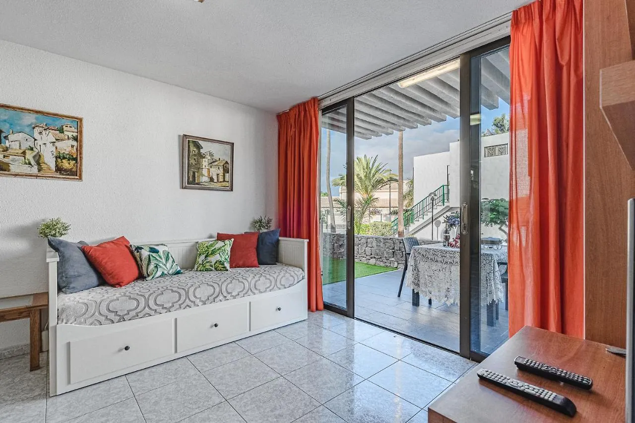 Bungalow -2 Minute From The Beach. Playa de las Américas Apartment