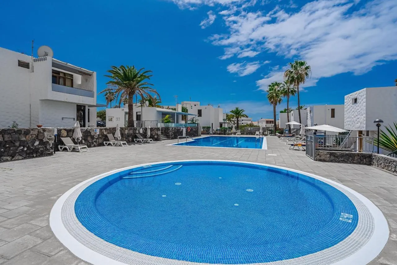 Bungalow -2 Minute From The Beach. Playa de las Américas Apartment