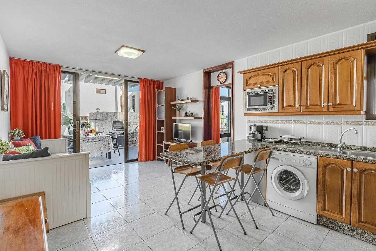 Bungalow -2 Minute From The Beach. Playa de las Américas
