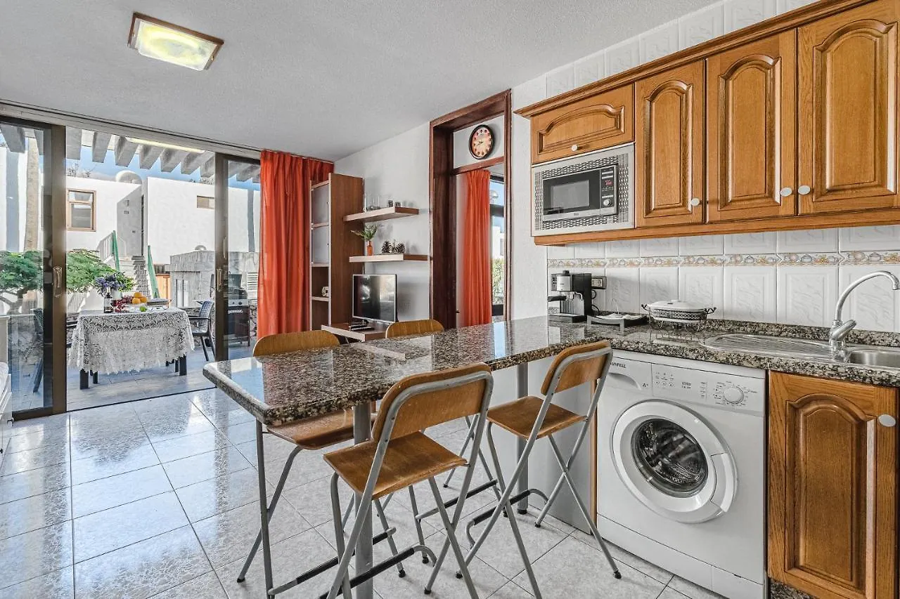 Bungalow -2 Minute From The Beach. Playa de las Américas Apartment